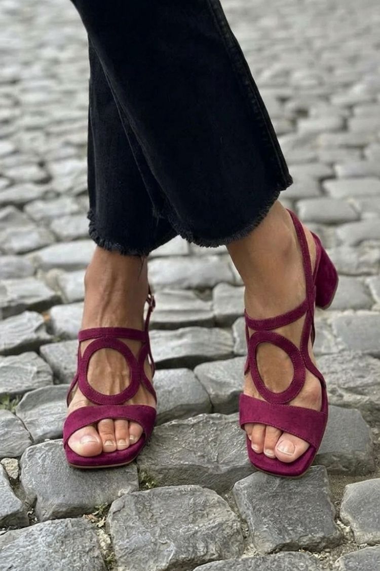 POPPY | Sandali con Punta Quadrata e Ritagli