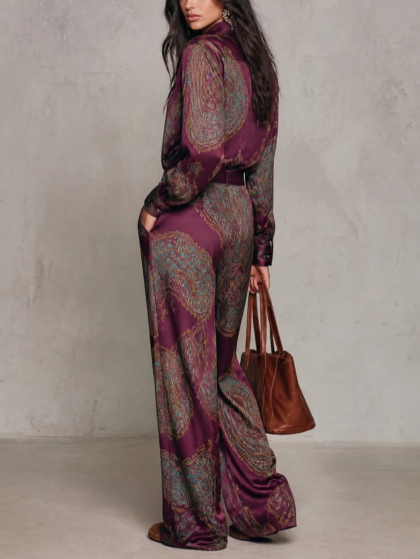 Gaia | Camicia di seta a manica lunga con stampa paisley bordeaux e pantaloni a gamba larga