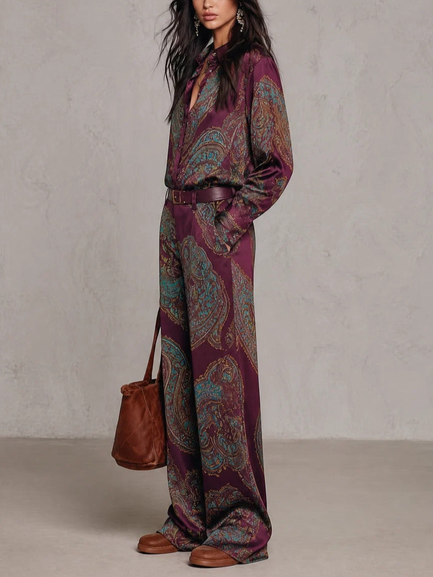 Gaia | Camicia di seta a manica lunga con stampa paisley bordeaux e pantaloni a gamba larga