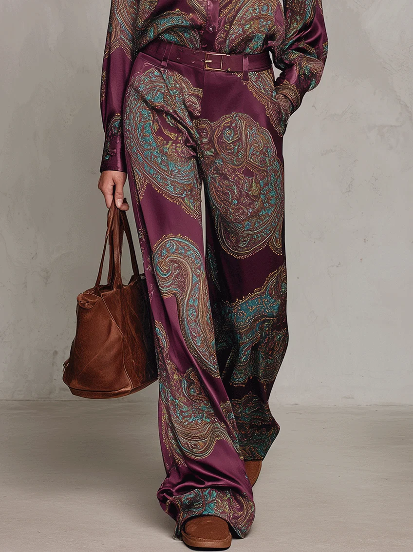 Gaia | Camicia di seta a manica lunga con stampa paisley bordeaux e pantaloni a gamba larga